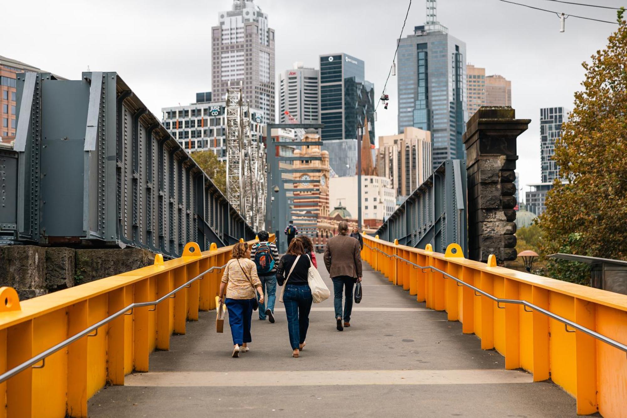 Apartment Cbd 2brm Yarra River Skyline View Free Parking Melbourne